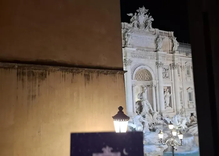 Trevi Moonlight Daire Roma